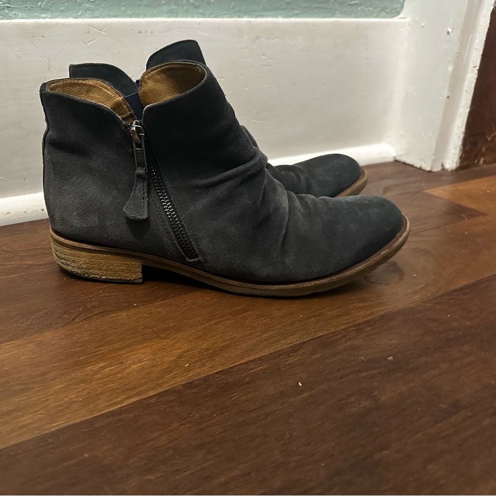 Söfft Charcoal Blue Ankle Boot Size 9.5